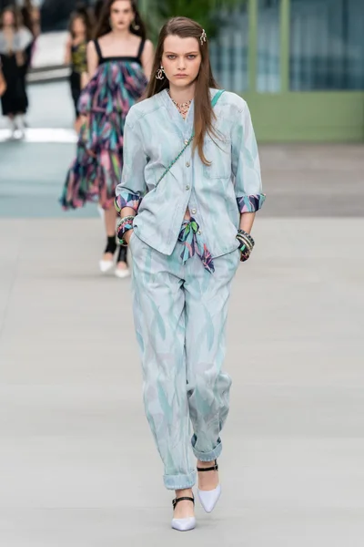 Look 52